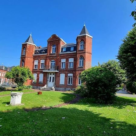 Studio En Rez De Jardin Avec Terrasse Privee - Le Petit Chateau Avesnois - Tv - Wifi - Logement Complet Avesnes-sur-Helpe Exterior foto