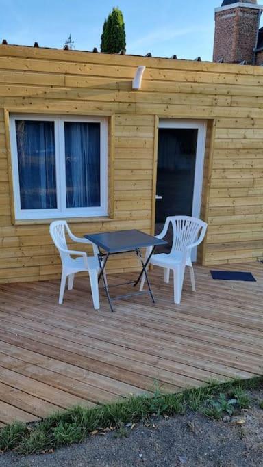 Studio En Rez De Jardin Avec Terrasse Privee - Le Petit Chateau Avesnois - Tv - Wifi - Logement Complet Avesnes-sur-Helpe Exterior foto